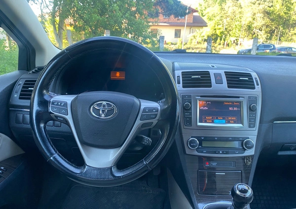 Toyota Avensis cena 31500 przebieg: 209200, rok produkcji 2012 z Piła małe 79